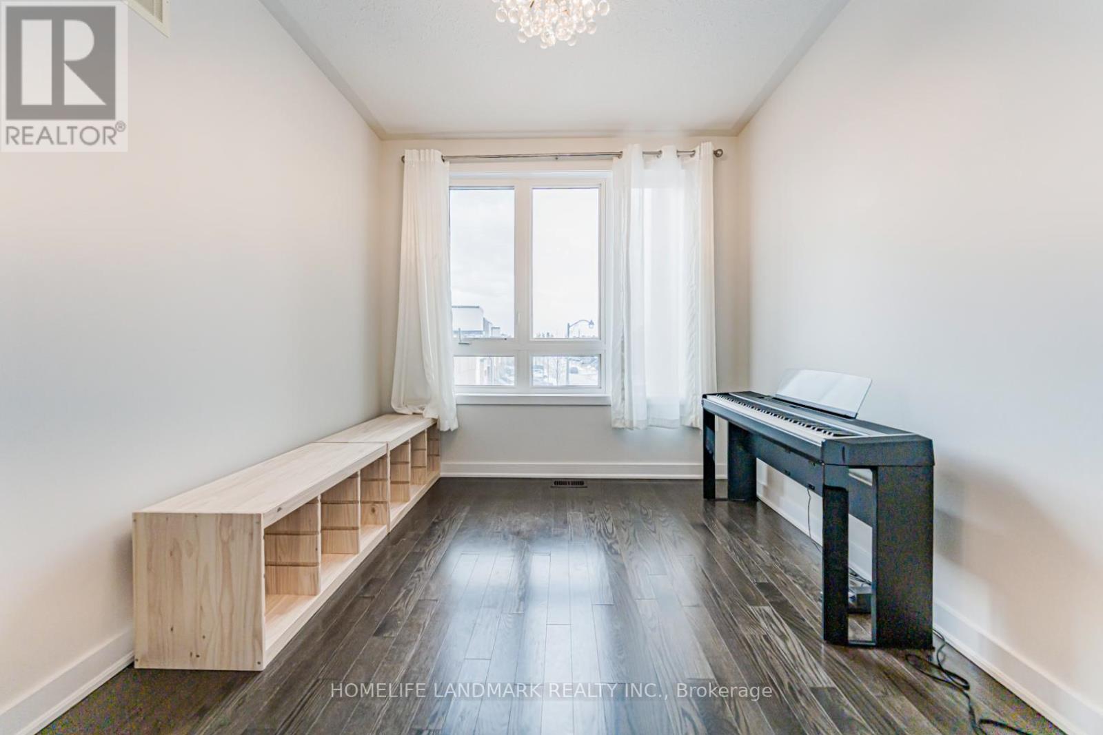 62 Helliwell Crescent, Richmond Hill, Ontario  L4E 1C7 - Photo 26 - N12646758