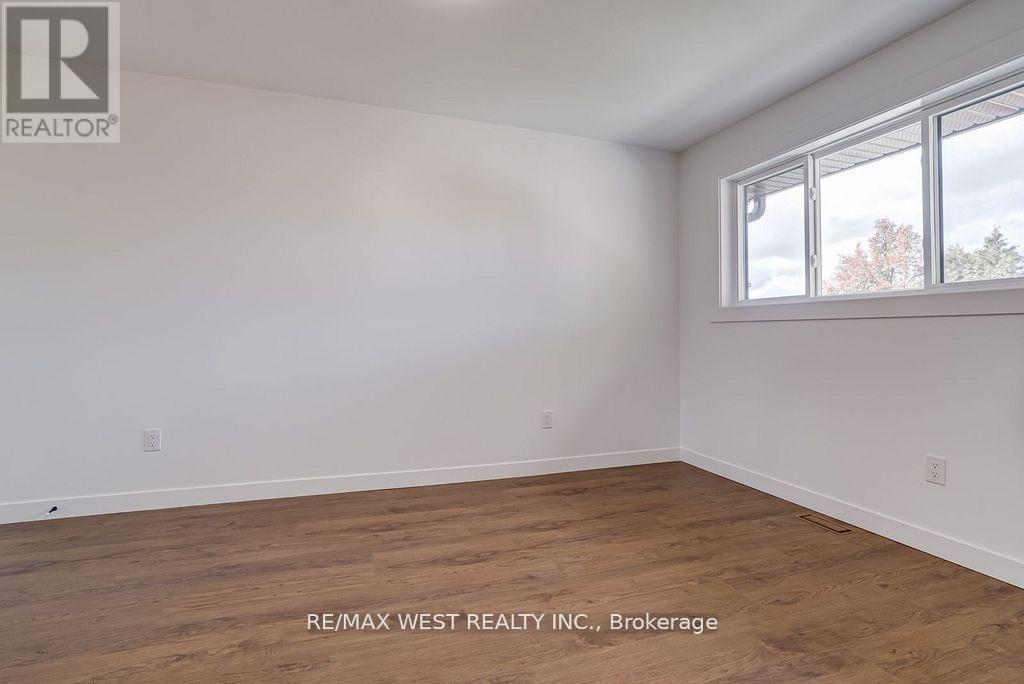 Main - 152 Clarence Street, Brampton, Ontario  L6W 1S9 - Photo 16 - W12646720