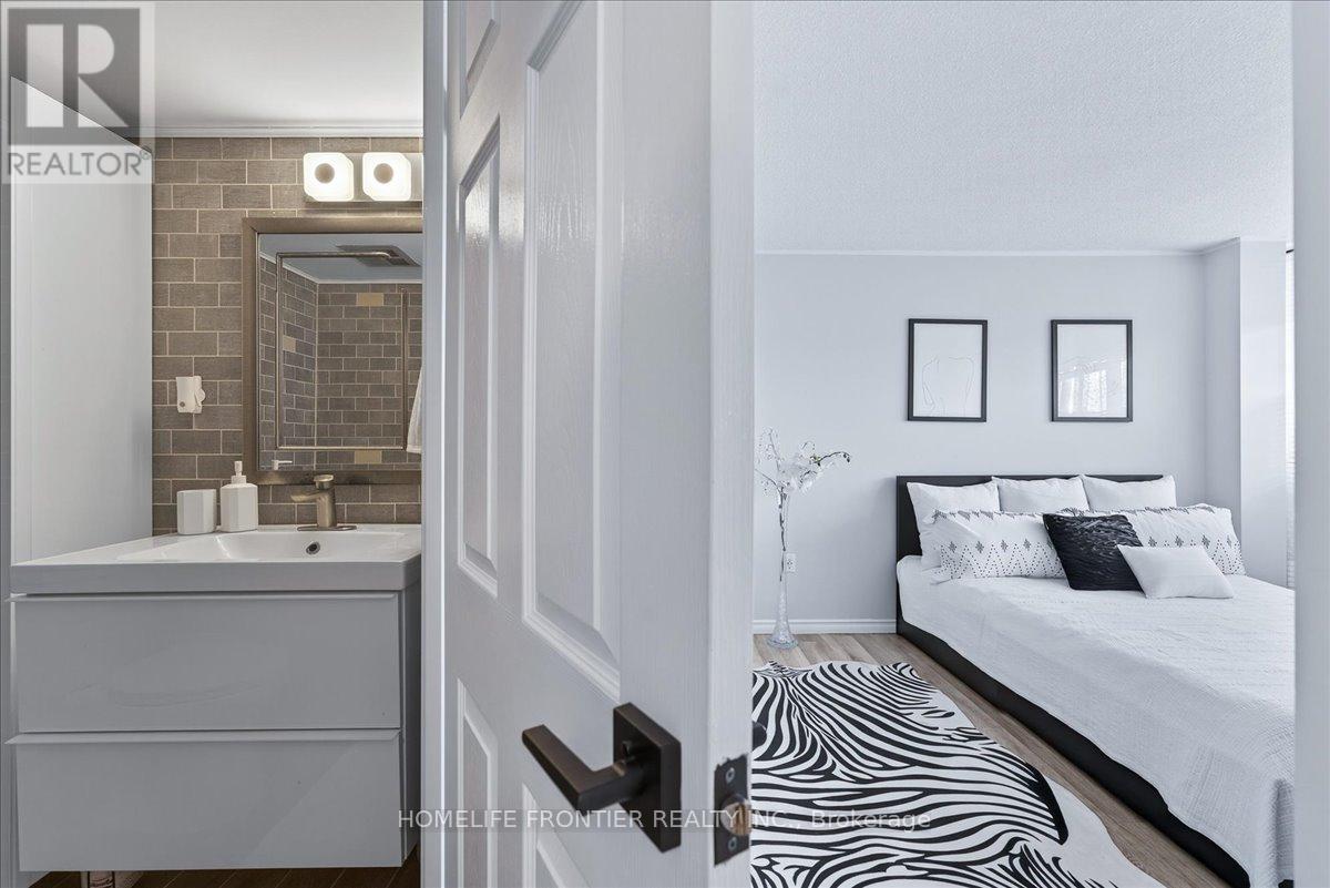 605 - 2301 Derry Road W, Mississauga, Ontario  L5N 2R4 - Photo 30 - W12646722