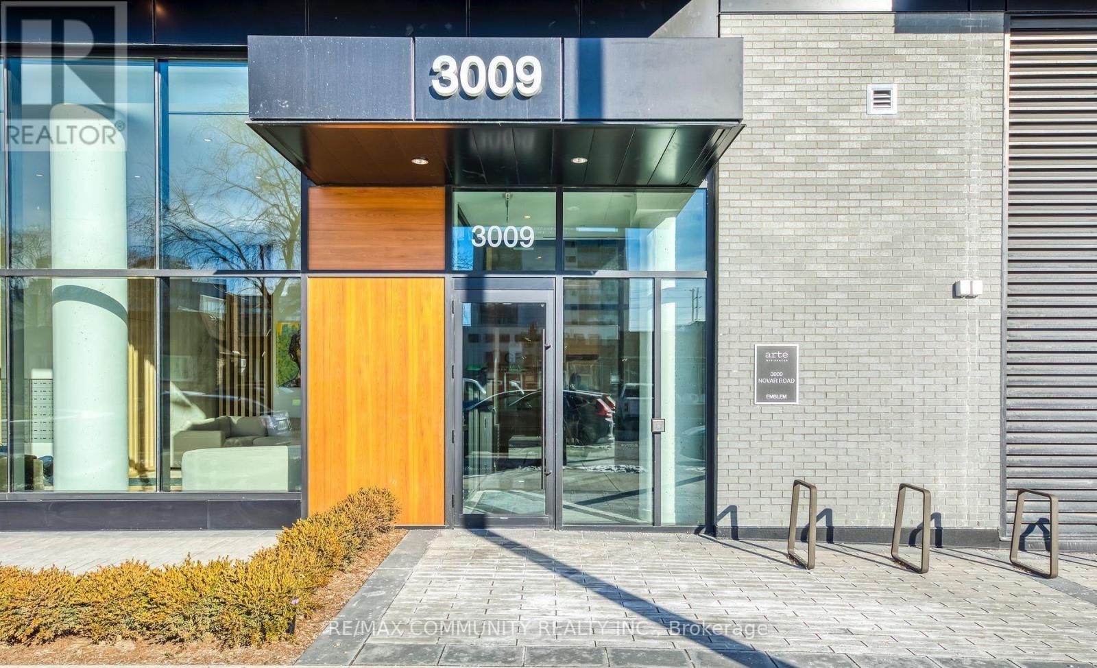 318 - 3009 Novar Road, Mississauga, Ontario  L5B 0P9 - Photo 2 - W12646752