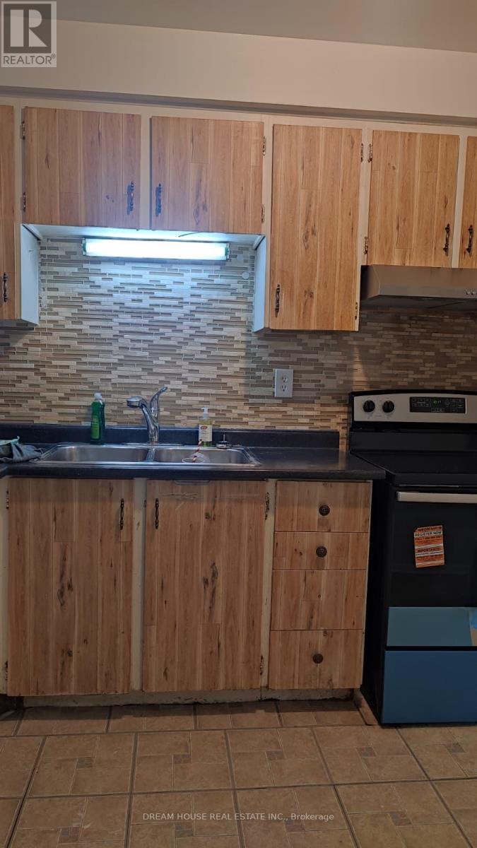 96 - 96 Carleton Place, Brampton, Ontario  L6T 3Z4 - Photo 8 - W12646764