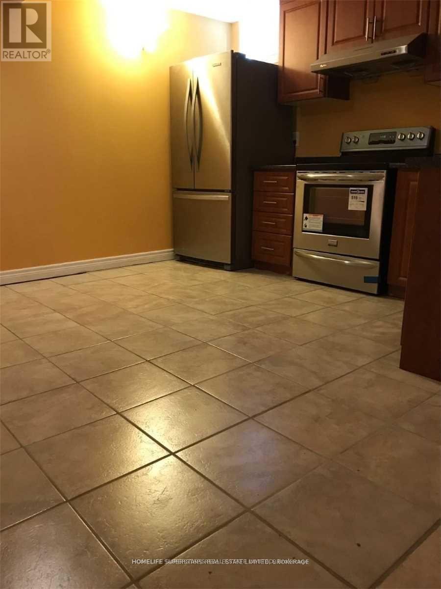 3 Milkweed Crescent, Brampton, Ontario  L7A 1T8 - Photo 3 - W12646806