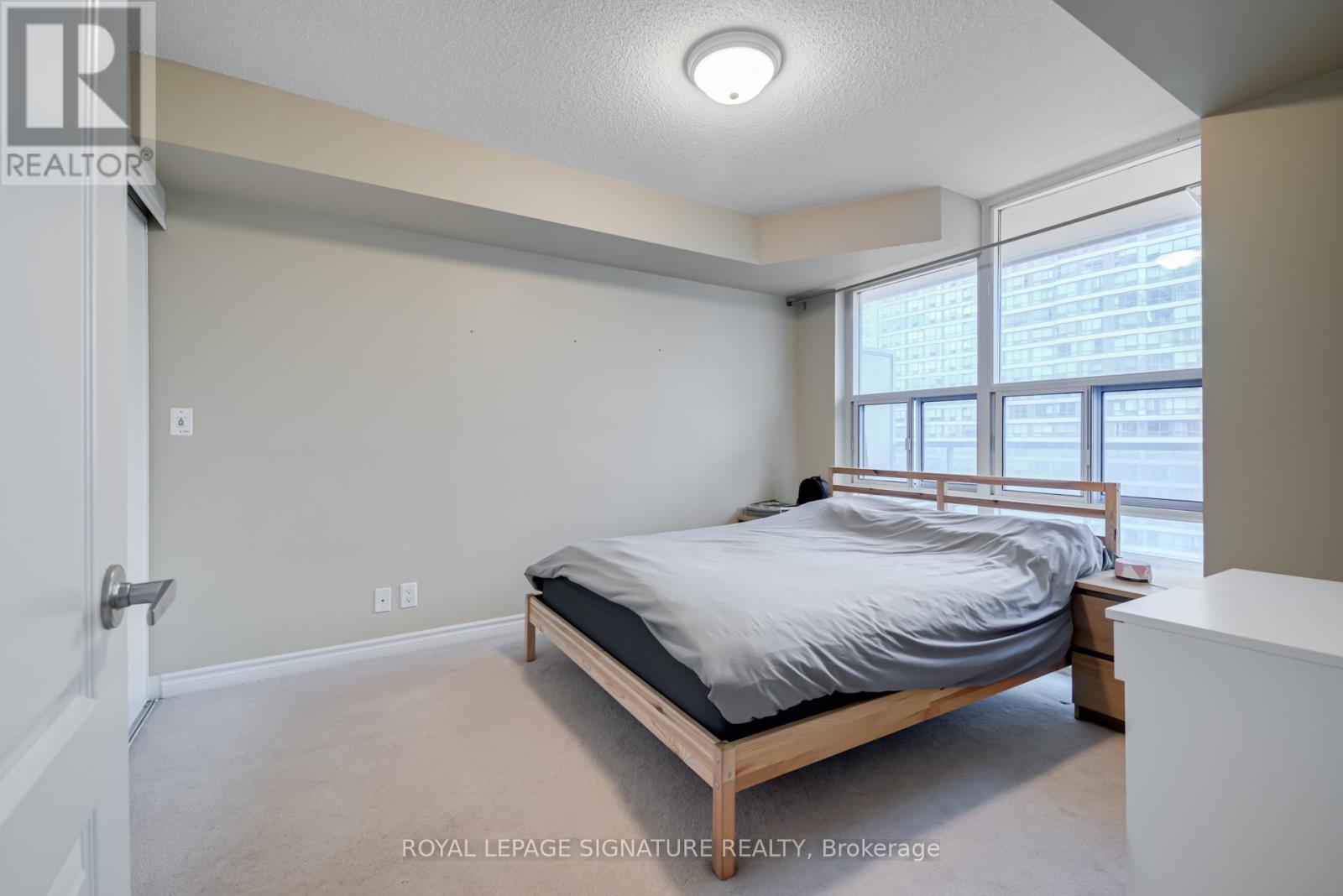 1307 - 1 Elm Drive W, Mississauga, Ontario  L5B 4M1 - Photo 19 - W12646810