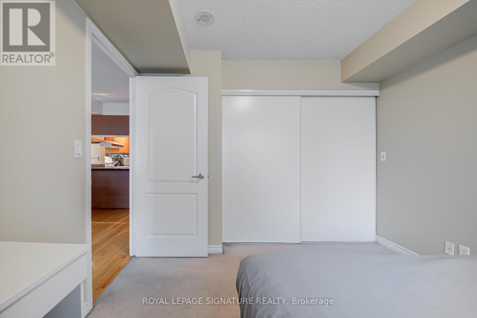 1307 - 1 Elm Drive W, Mississauga, Ontario  L5B 4M1 - Photo 21 - W12646810