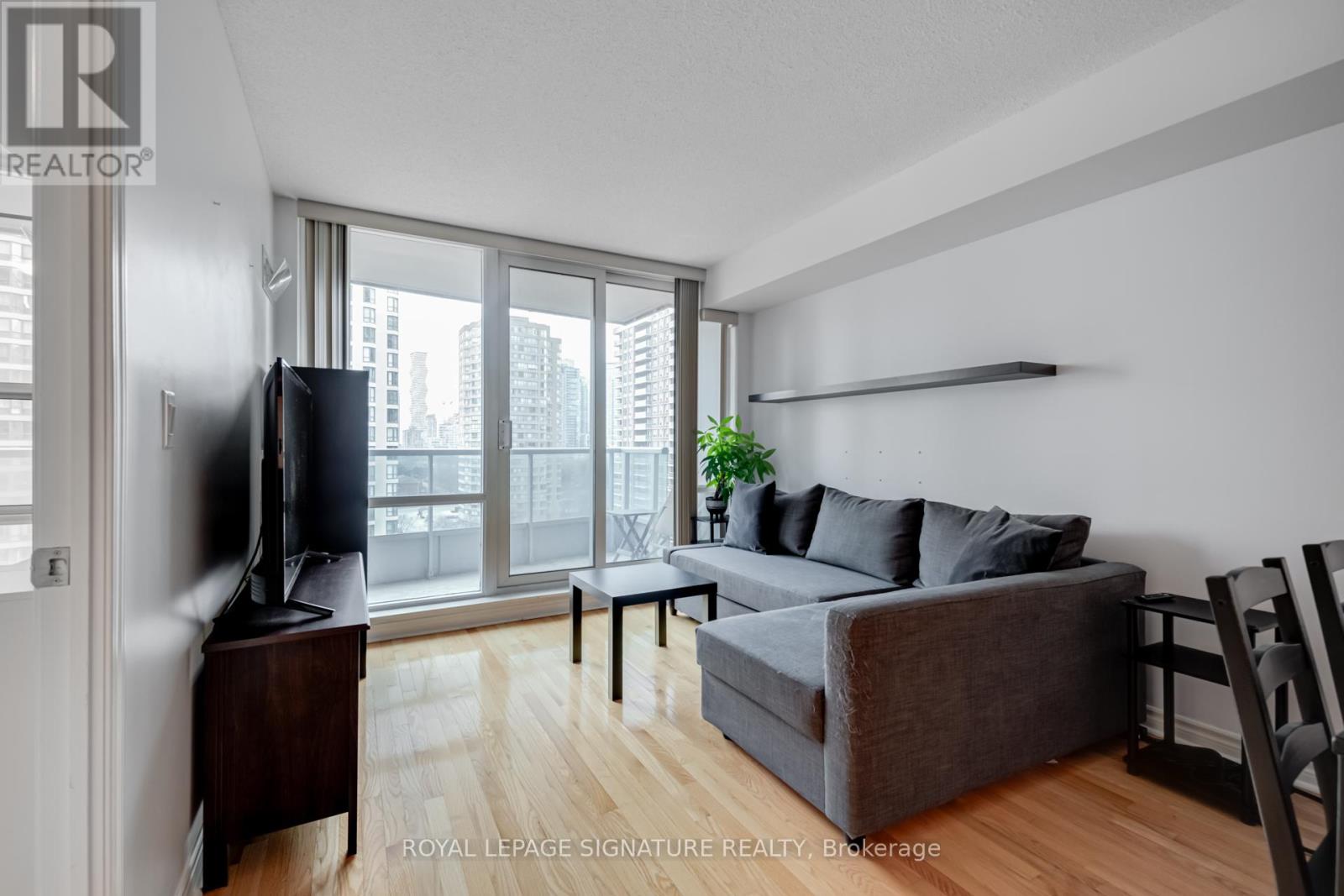 1307 - 1 Elm Drive W, Mississauga, Ontario  L5B 4M1 - Photo 4 - W12646810