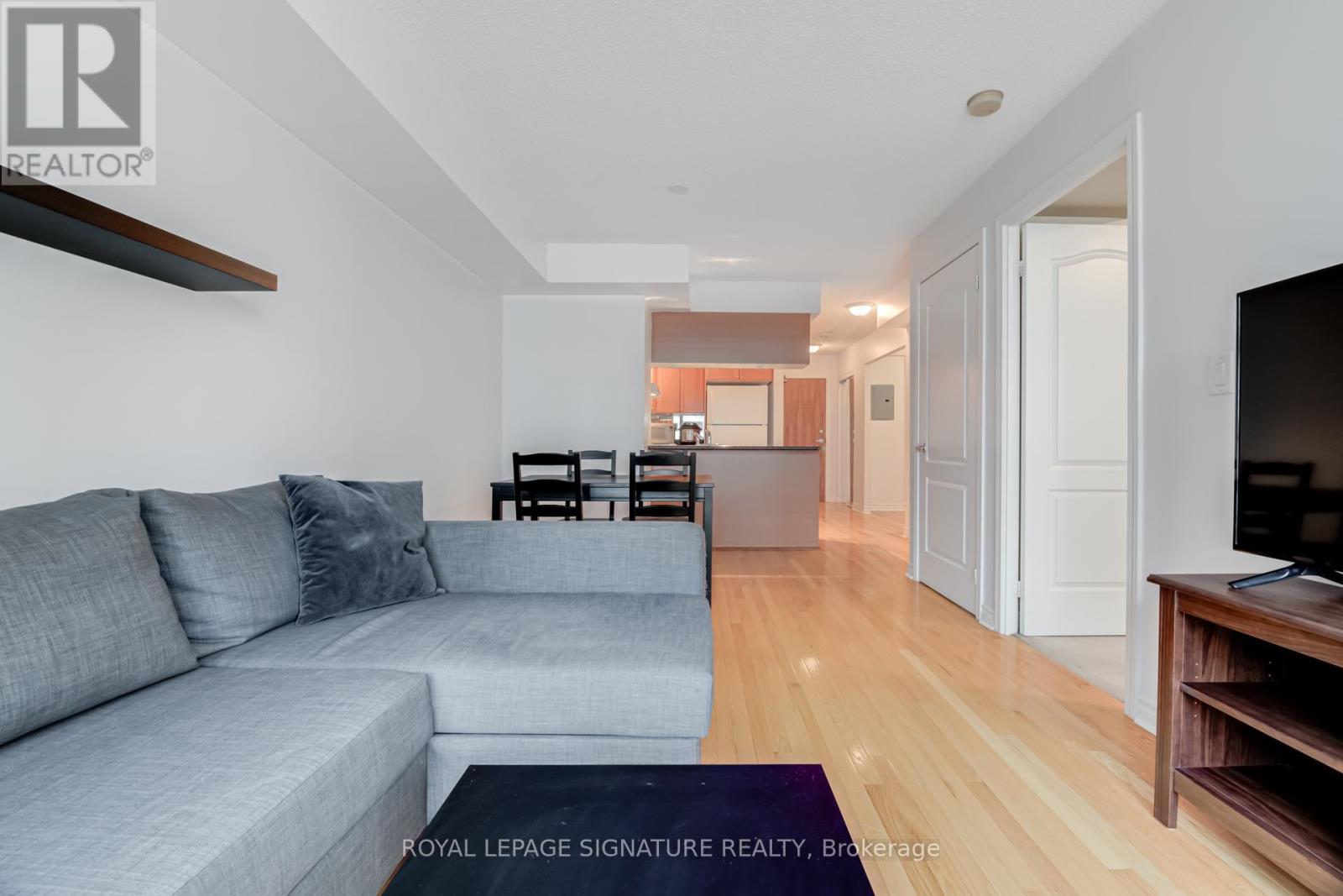 1307 - 1 Elm Drive W, Mississauga, Ontario  L5B 4M1 - Photo 7 - W12646810