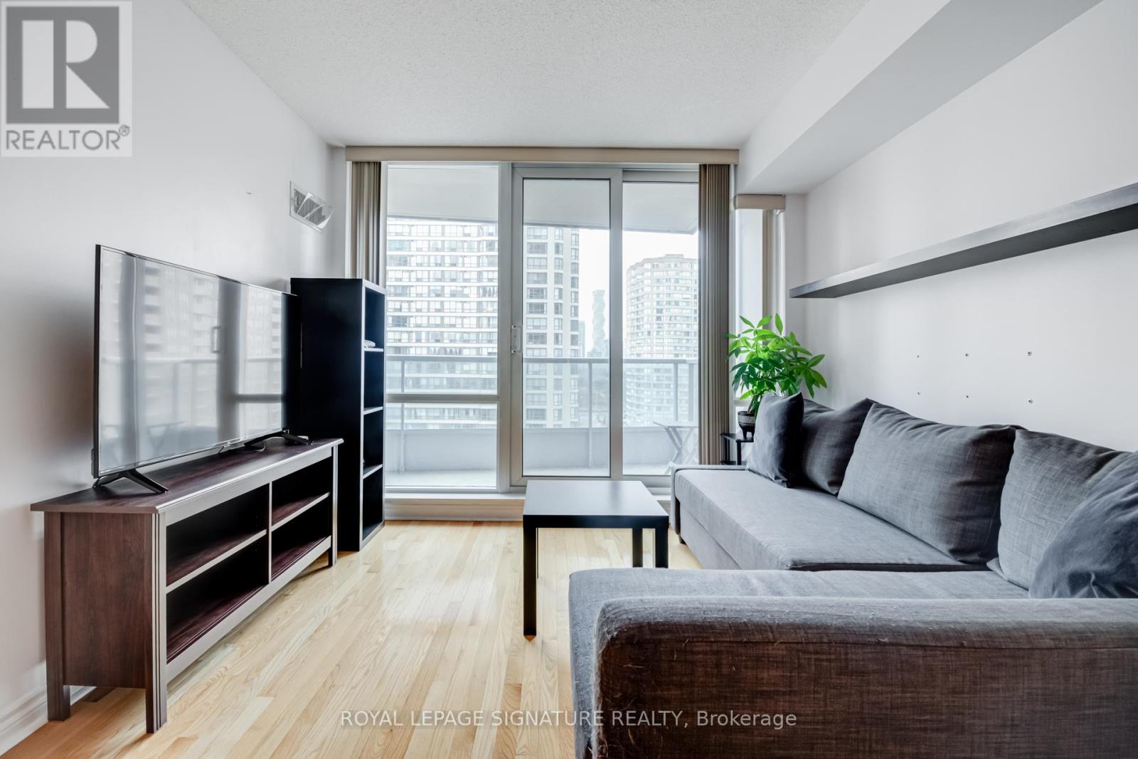 1307 - 1 Elm Drive W, Mississauga, Ontario  L5B 4M1 - Photo 8 - W12646810