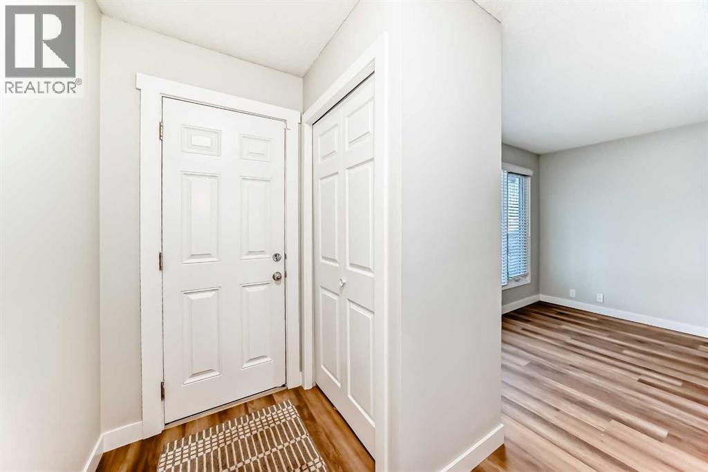 252 Summerwood Place Se, Airdrie, Alberta  T4B 1W2 - Photo 3 - A2275839