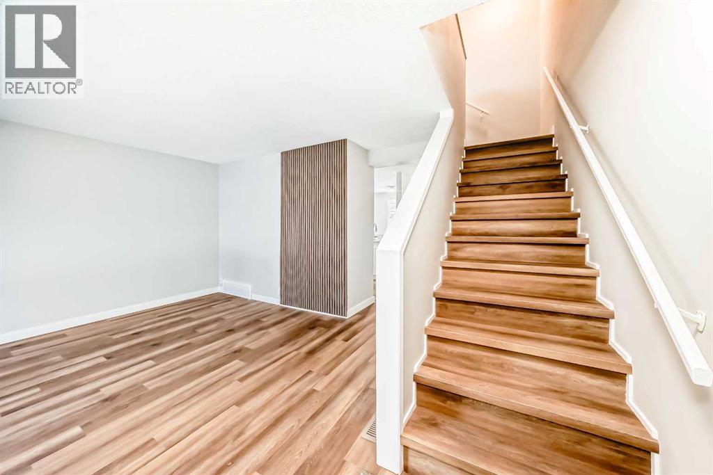 252 Summerwood Place Se, Airdrie, Alberta  T4B 1W2 - Photo 4 - A2275839