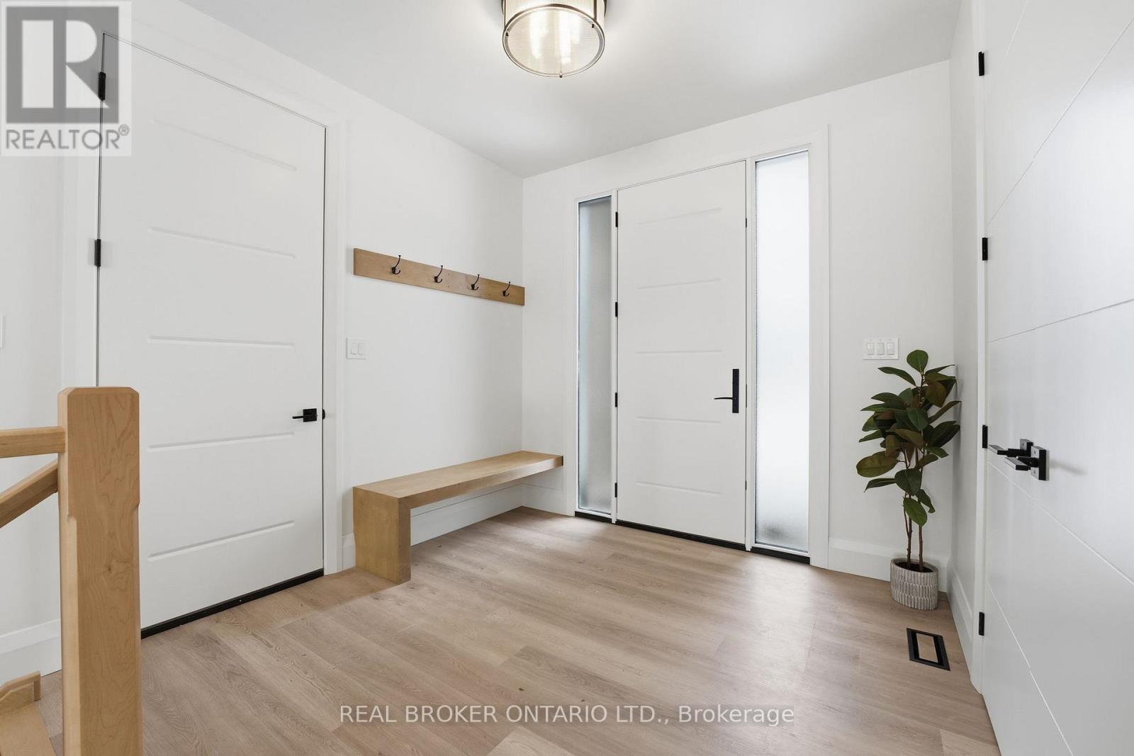 130 La Salette Road, Norfolk, Ontario  N0E 1H0 - Photo 3 - X12646816