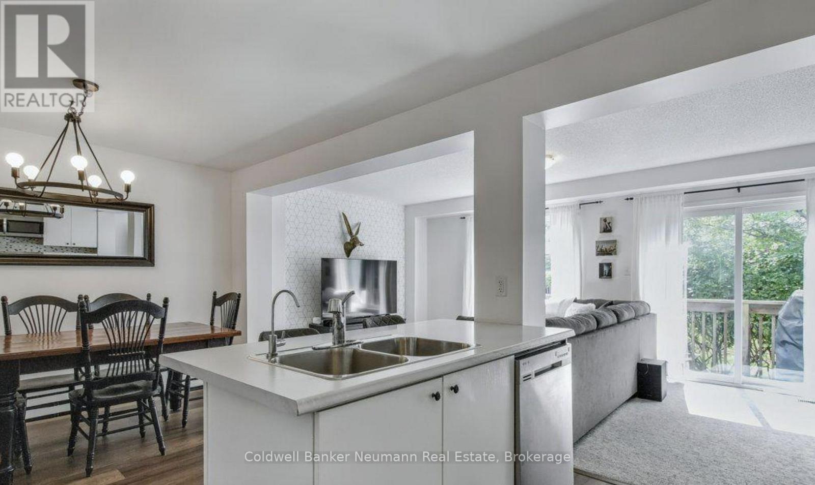 59 - 1035 Victoria Road S, Guelph (Kortright East), Ontario  N1L 1B3 - Photo 4 - X12646852