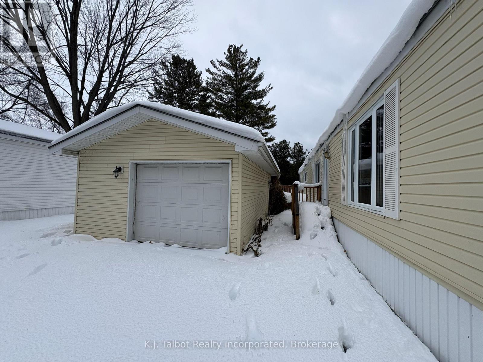 8 Bloomsbury Street, Ashfield-Colborne-Wawanosh, Ontario  N7A 3Y2 - Photo 13 - X12646864
