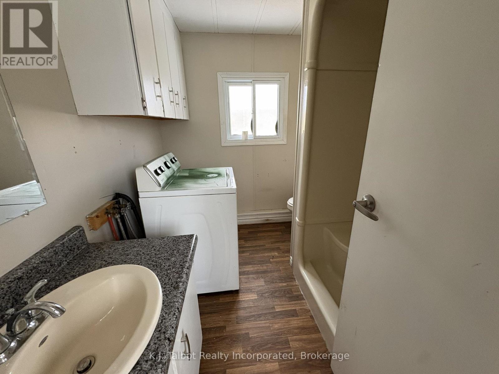 8 Bloomsbury Street, Ashfield-Colborne-Wawanosh, Ontario  N7A 3Y2 - Photo 9 - X12646864