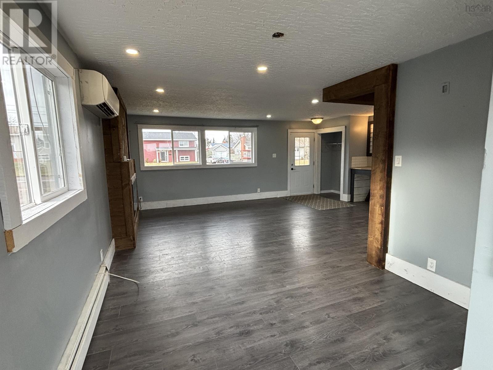 18 Princeton Court, Salmon River, Nova Scotia  B2N 4X4 - Photo 6 - 202529642