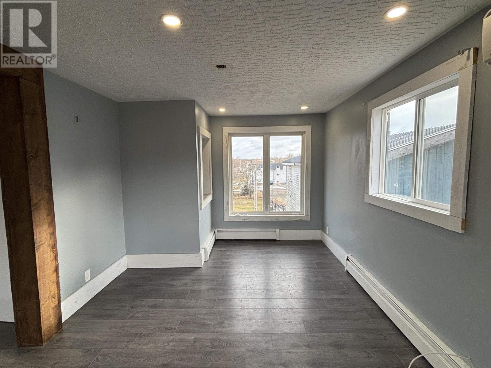 18 Princeton Court, Salmon River, Nova Scotia  B2N 4X4 - Photo 5 - 202529642