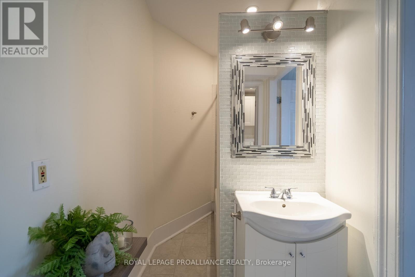 Unit 3 - 74 King Street W, Cobourg, Ontario  K9A 2M3 - Photo 19 - X12646862