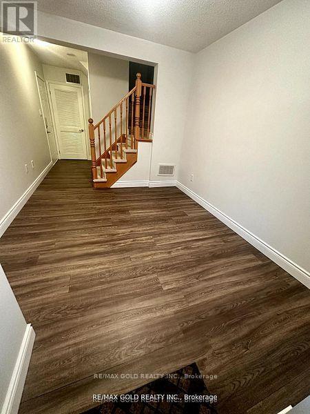 812 Fowles Court, Milton, Ontario  L9T 0Z8 - Photo 3 - W12643650