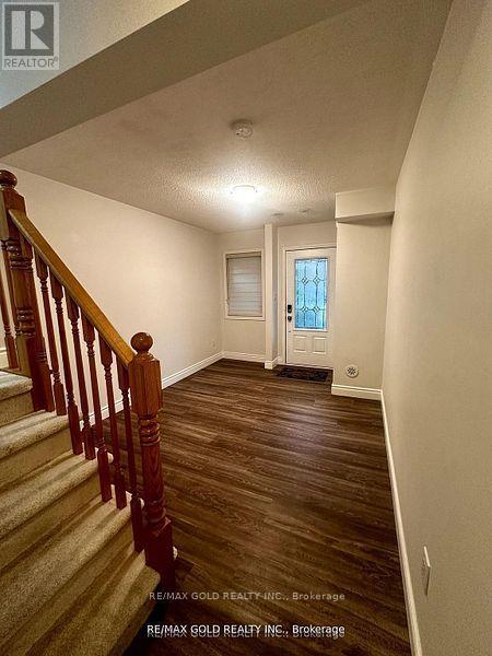 812 Fowles Court, Milton, Ontario  L9T 0Z8 - Photo 2 - W12643650