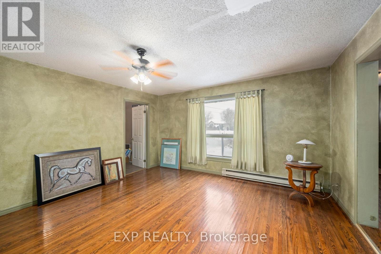 22949 Hagerty Road, Newbury, Ontario  N0L 1Z0 - Photo 10 - X12646866