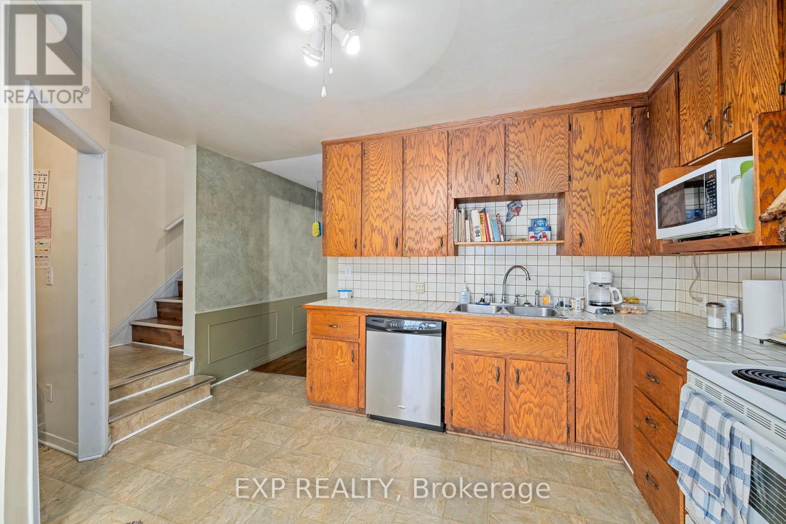 22949 Hagerty Road, Newbury, Ontario  N0L 1Z0 - Photo 3 - X12646866