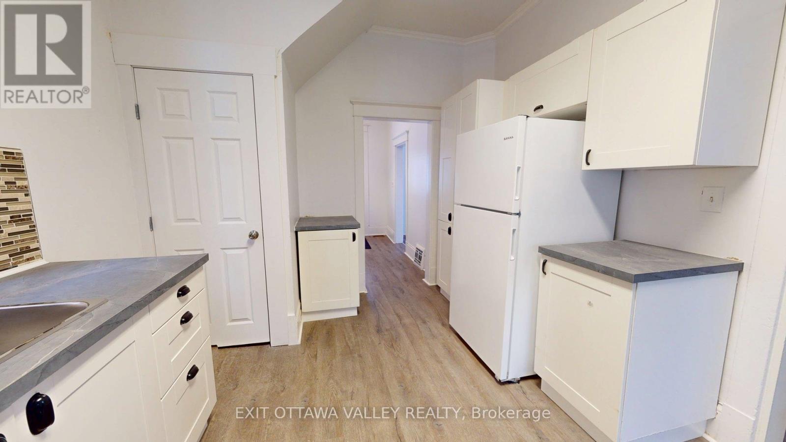 216 Mary Street, Pembroke, Ontario  K8A 5V8 - Photo 15 - X12646822