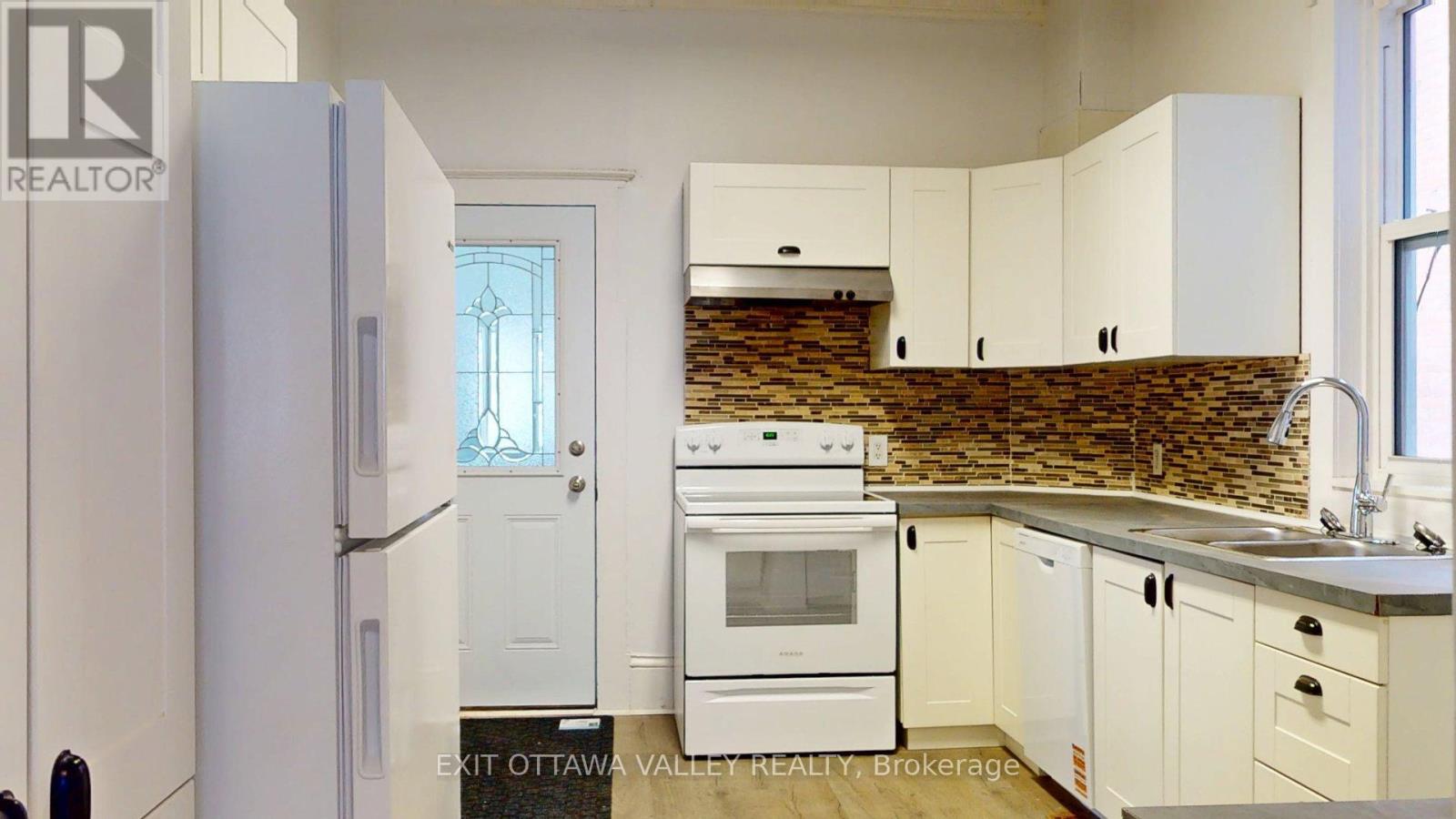 216 Mary Street, Pembroke, Ontario  K8A 5V8 - Photo 16 - X12646822