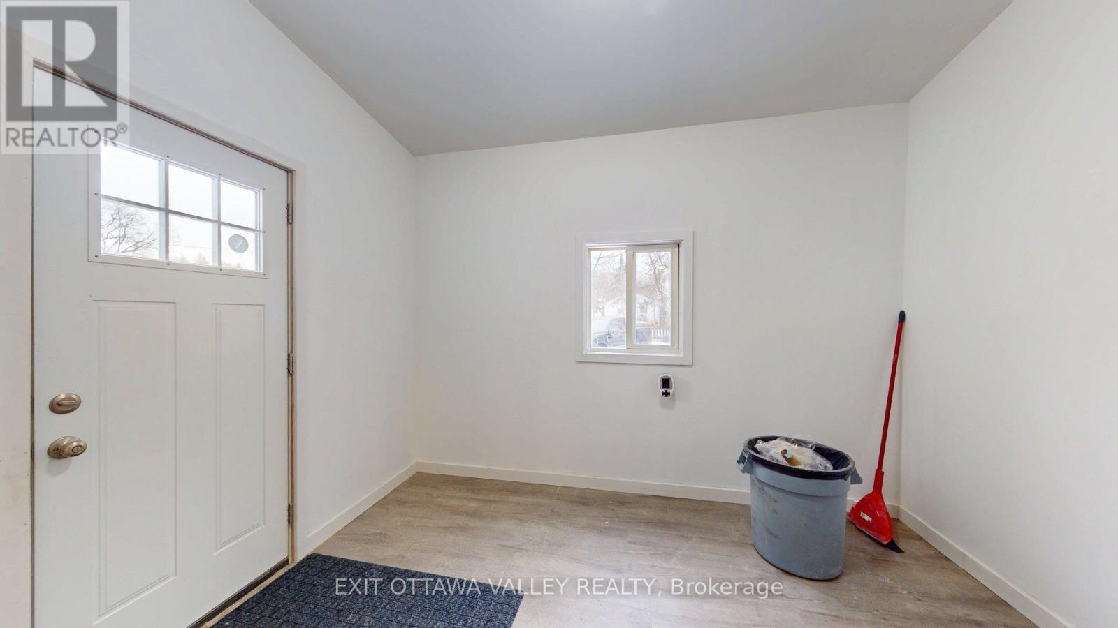 216 Mary Street, Pembroke, Ontario  K8A 5V8 - Photo 18 - X12646822