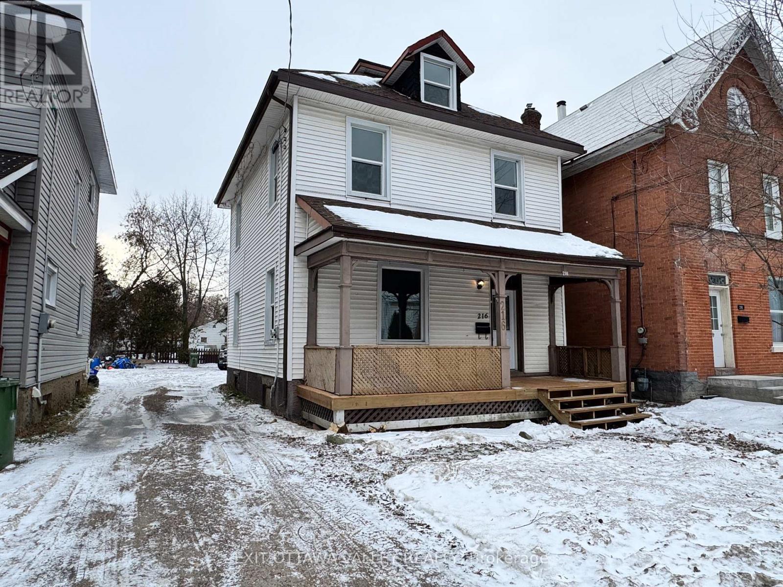 216 Mary Street, Pembroke, Ontario  K8A 5V8 - Photo 2 - X12646822