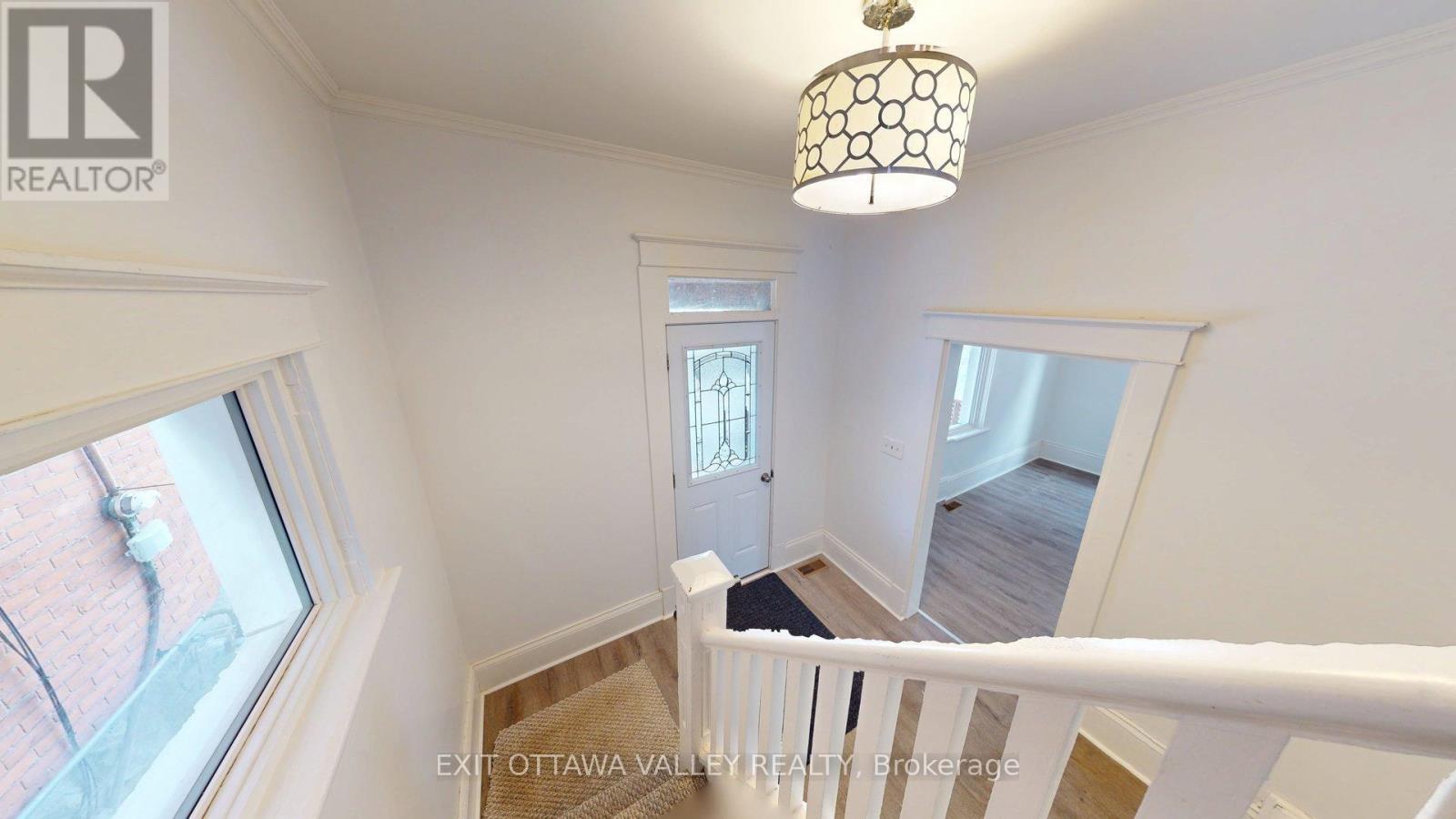 216 Mary Street, Pembroke, Ontario  K8A 5V8 - Photo 4 - X12646822