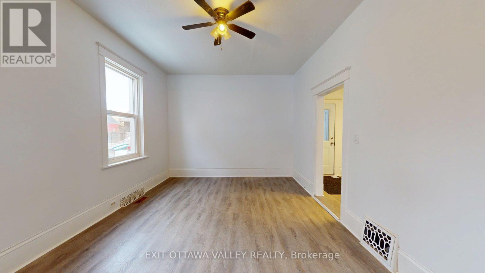 216 Mary Street, Pembroke, Ontario  K8A 5V8 - Photo 9 - X12646822