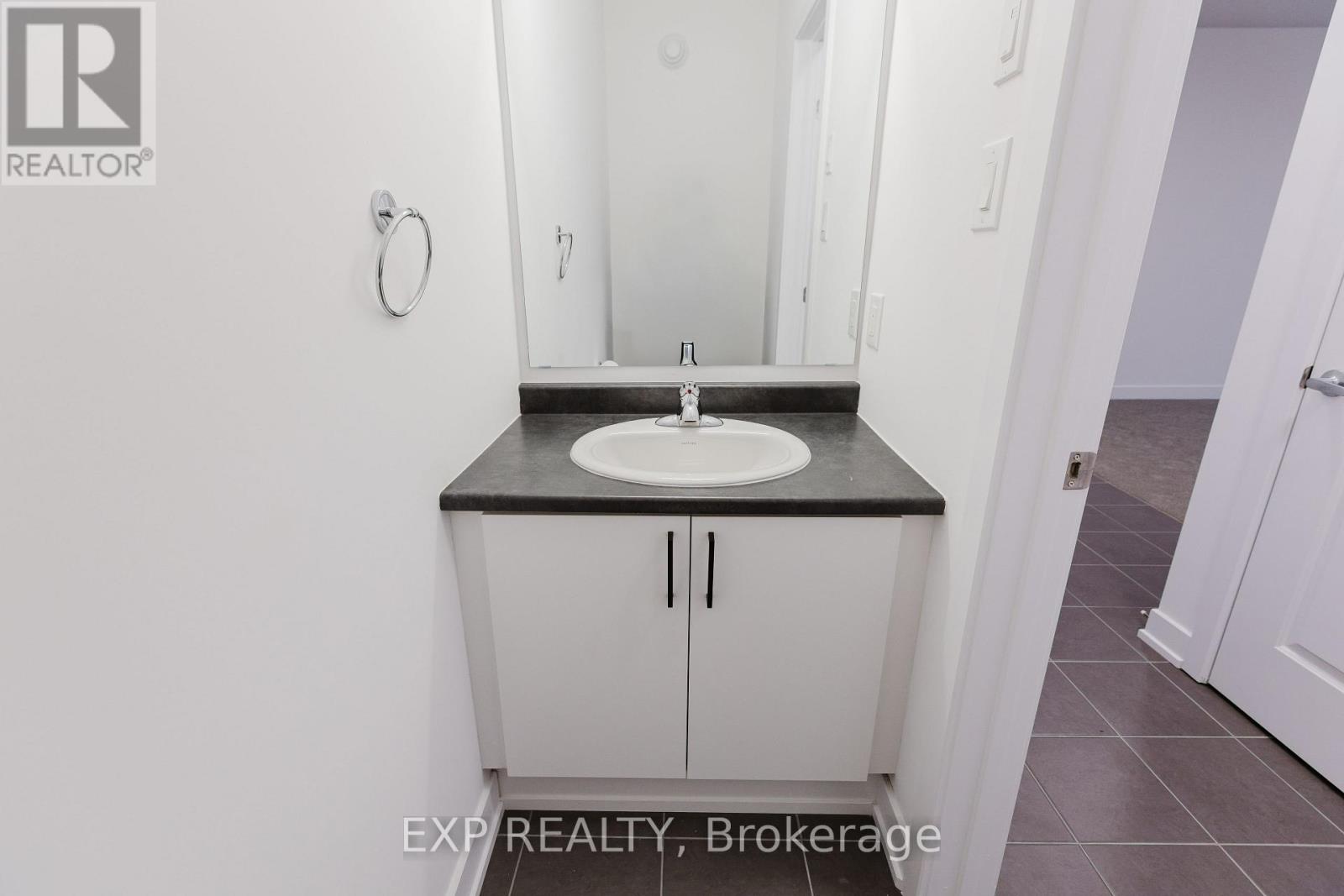 207 Silhouette Private, Ottawa, Ontario  K2J 4S3 - Photo 14 - X12646832