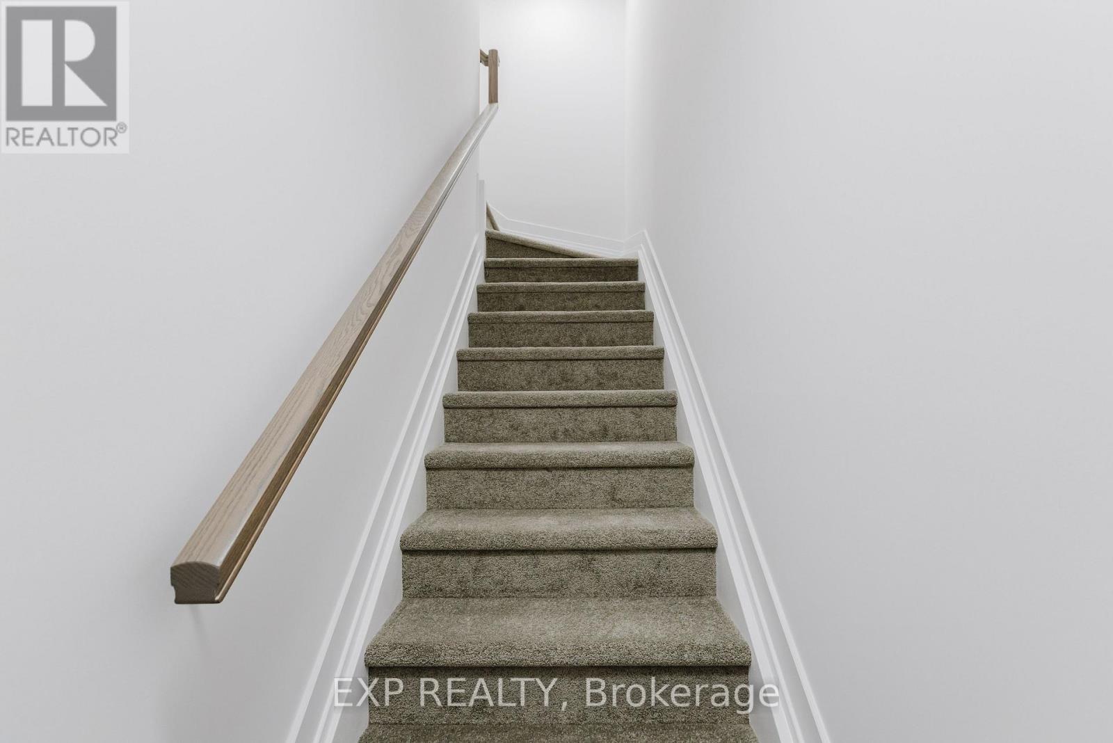 207 Silhouette Private, Ottawa, Ontario  K2J 4S3 - Photo 4 - X12646832