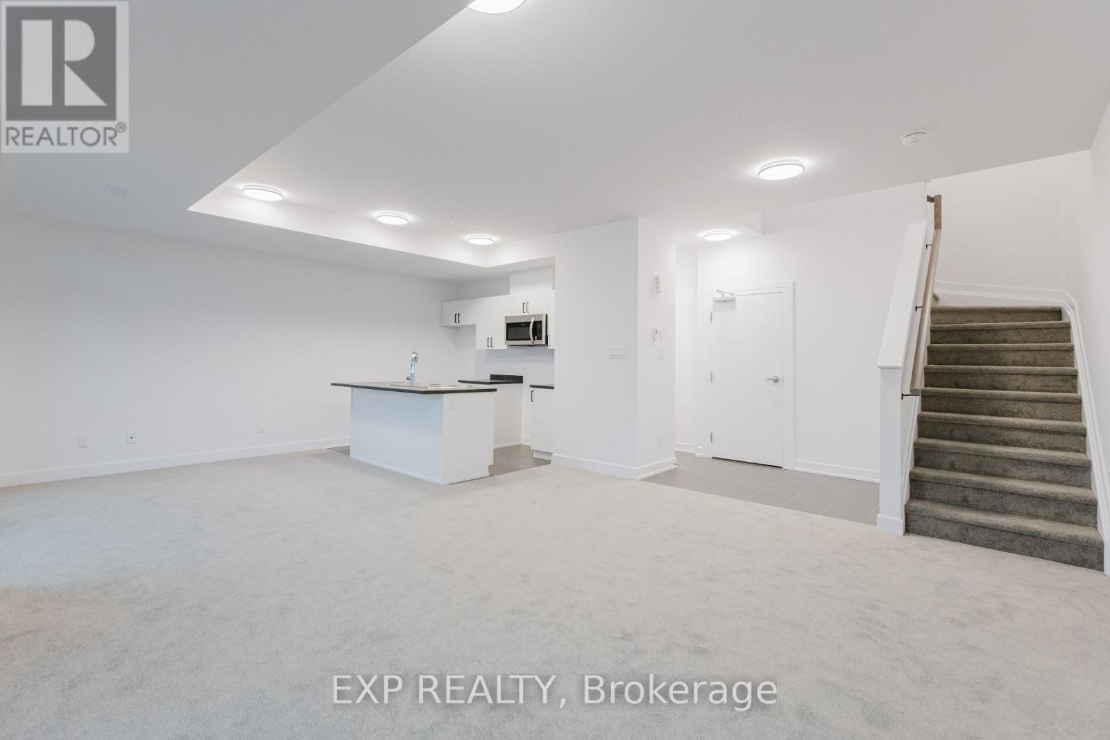 207 Silhouette Private, Ottawa, Ontario  K2J 4S3 - Photo 7 - X12646832