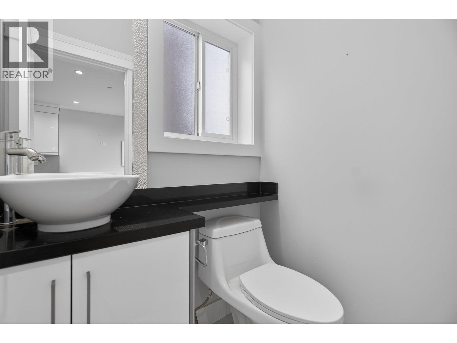 2430 E 41 Avenue, Vancouver, British Columbia  V5R 2W4 - Photo 13 - R3074588