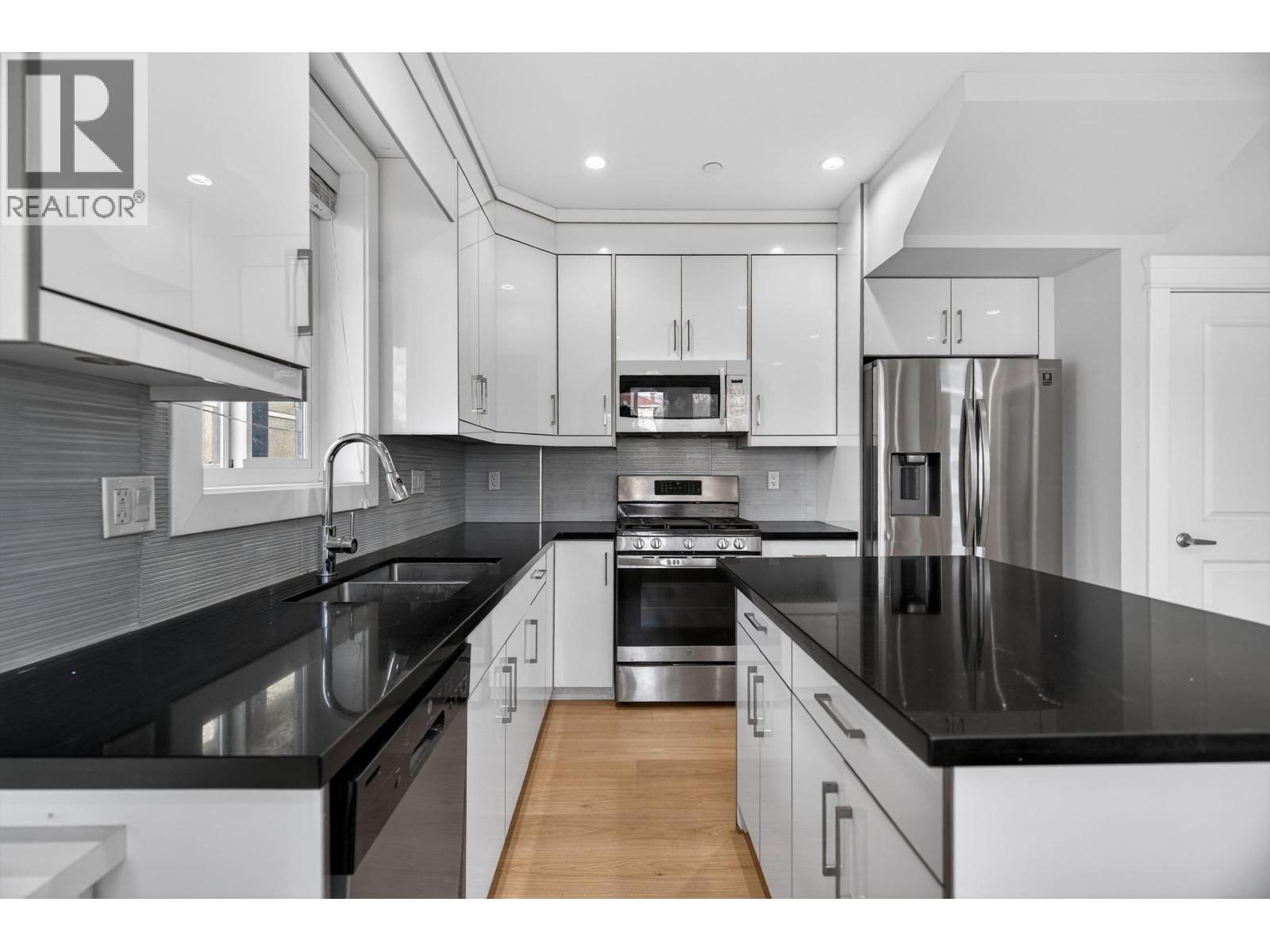 2430 E 41 Avenue, Vancouver, British Columbia  V5R 2W4 - Photo 7 - R3074588