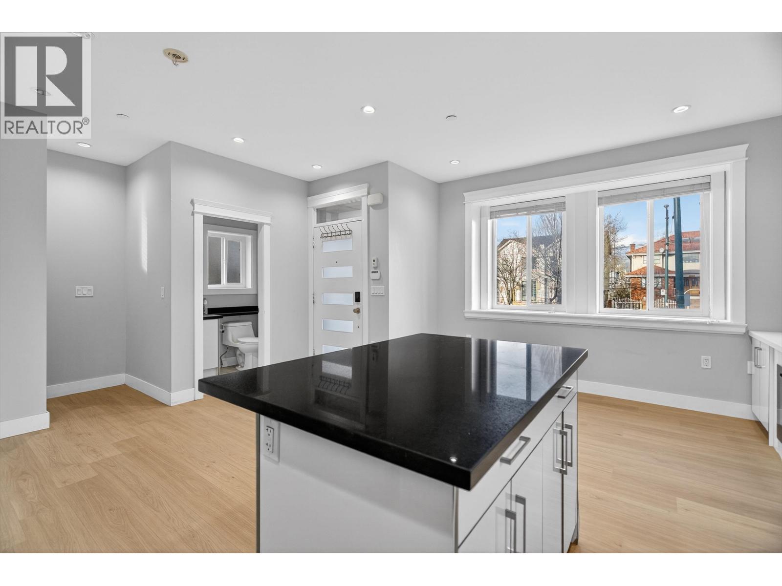 2430 E 41 Avenue, Vancouver, British Columbia  V5R 2W4 - Photo 9 - R3074588