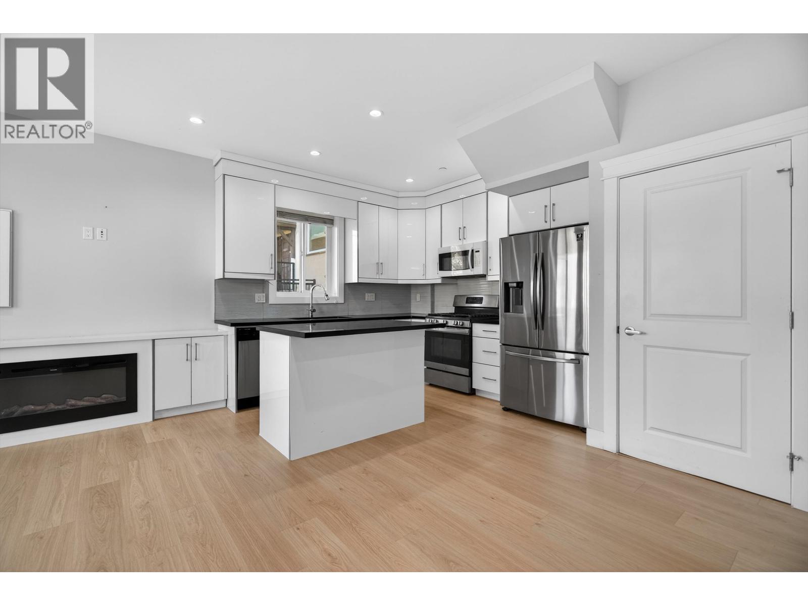 2430 E 41 Avenue, Vancouver, British Columbia  V5R 2W4 - Photo 6 - R3074588