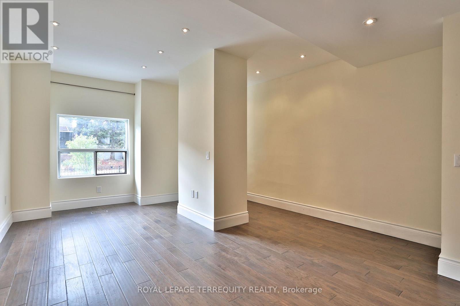 Upper - 665 Crawford Street, Toronto, Ontario  M6G 3K1 - Photo 12 - C12646846