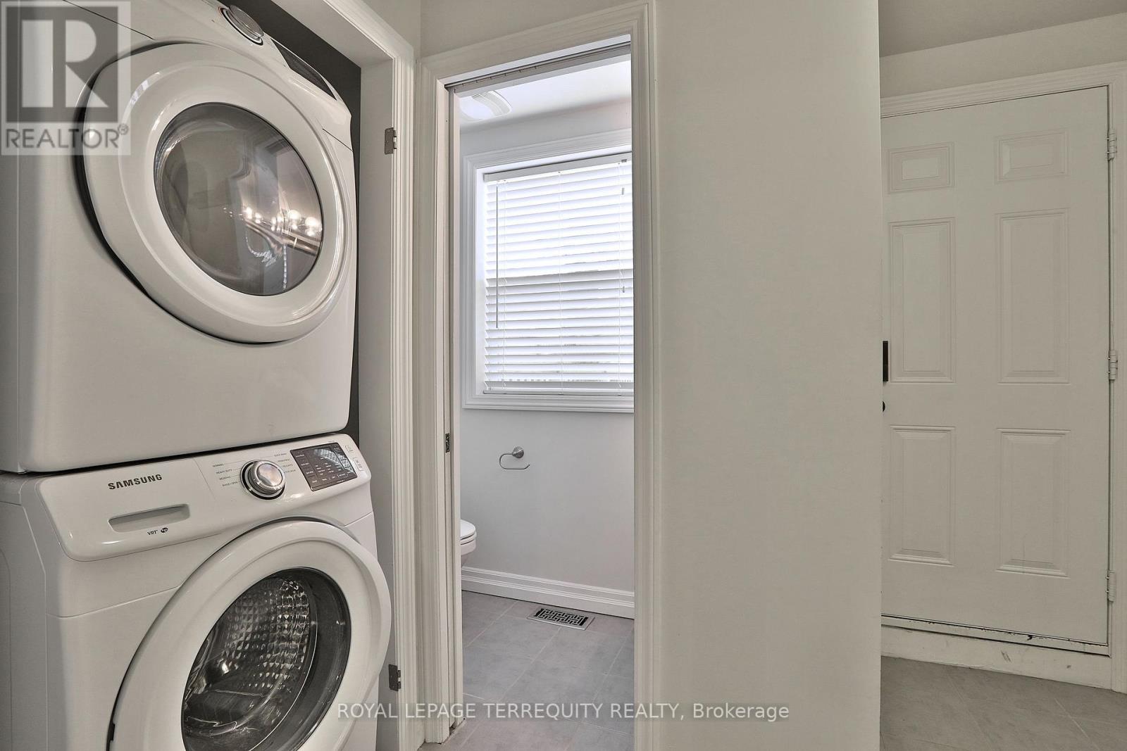 Upper - 665 Crawford Street, Toronto, Ontario  M6G 3K1 - Photo 19 - C12646846