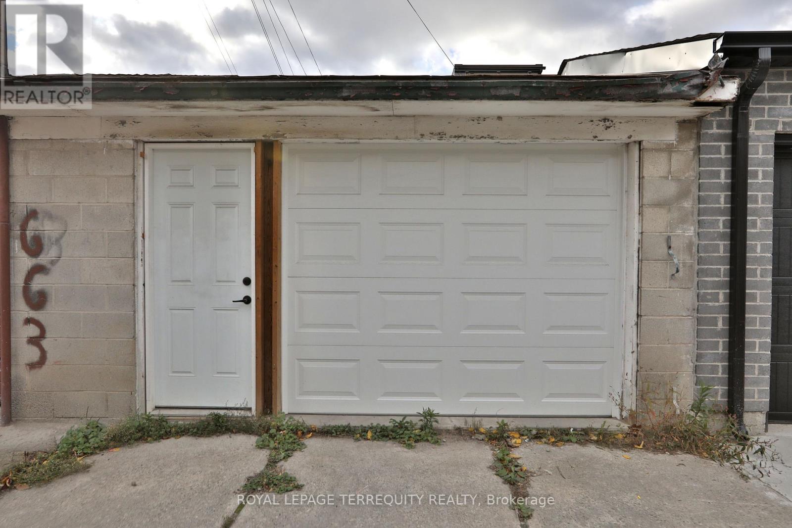 Upper - 665 Crawford Street, Toronto, Ontario  M6G 3K1 - Photo 41 - C12646846