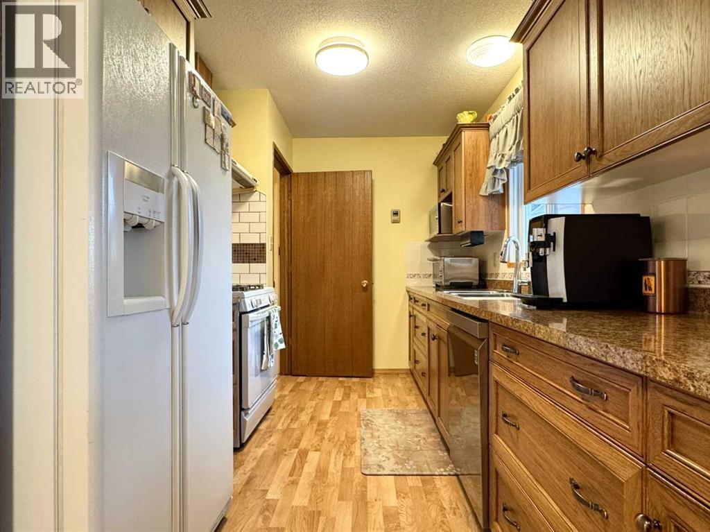 11 Princeton Road W, Lethbridge, Alberta  T1K 5A1 - Photo 12 - A2275434