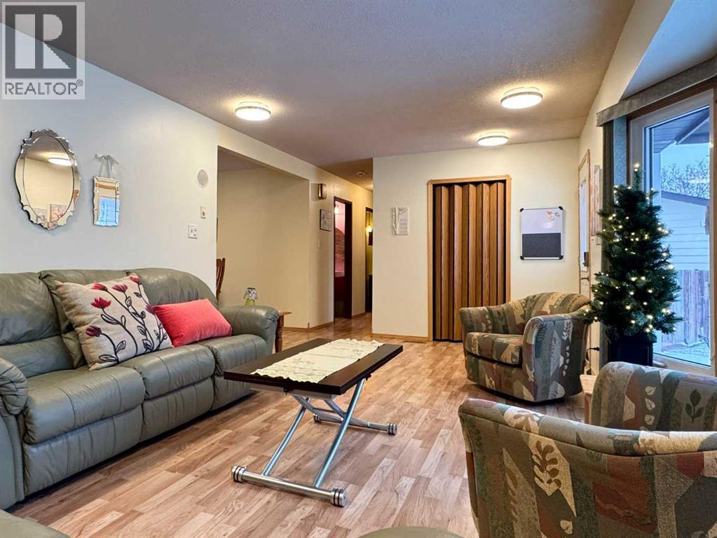 11 Princeton Road W, Lethbridge, Alberta  T1K 5A1 - Photo 7 - A2275434