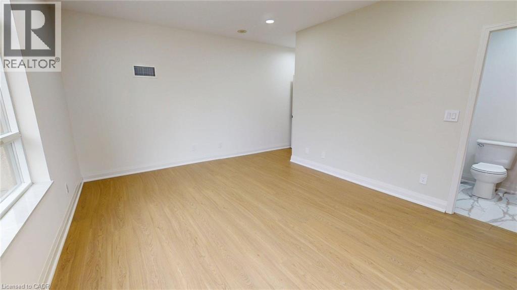 35 Kingsbridge Garden Circle Unit# 105, Mississauga, Ontario  L5R 3Z5 - Photo 11 - 40793397