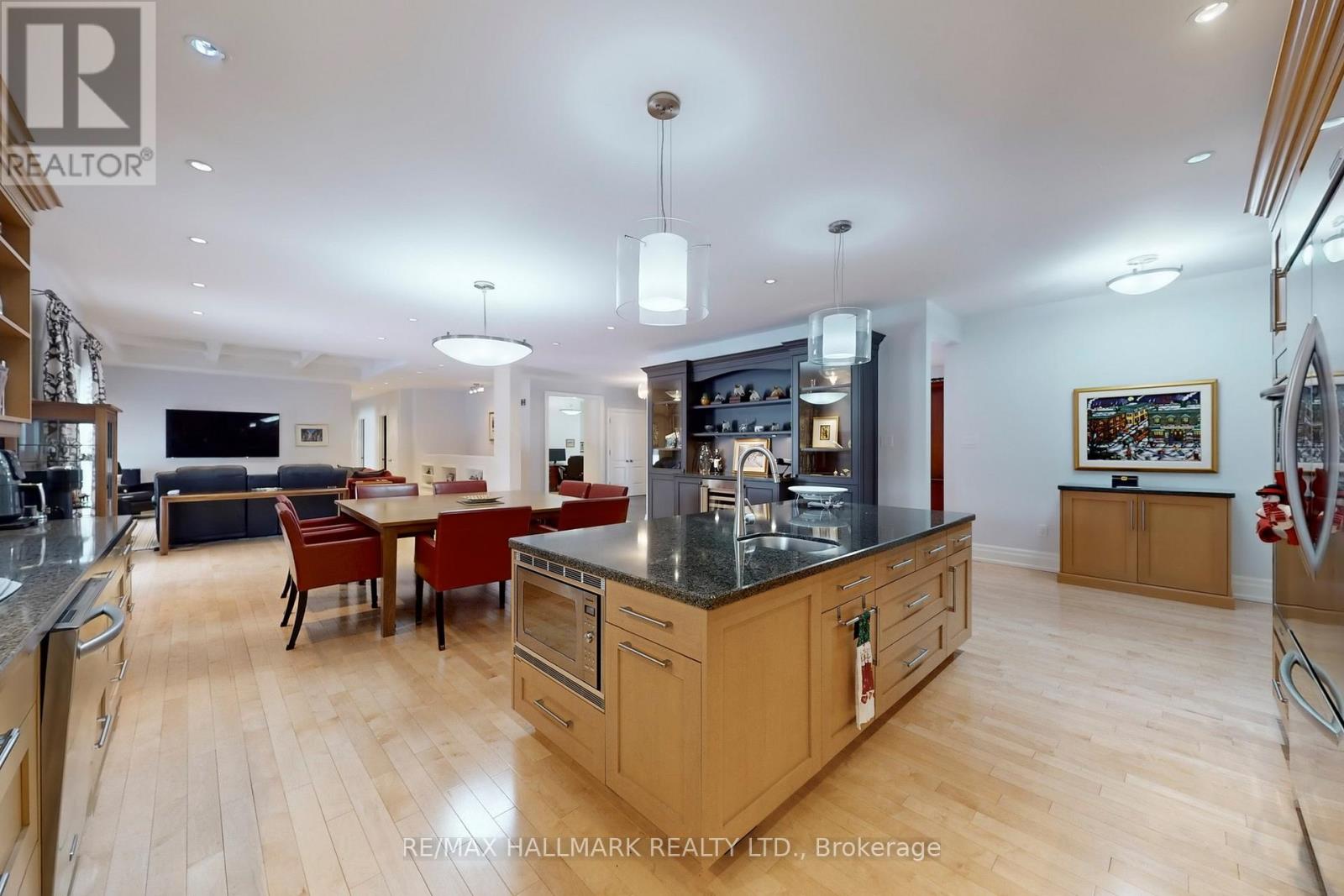 67 Grayfield Drive, Whitchurch-Stouffville, Ontario  L4A 0B1 - Photo 6 - N12646828