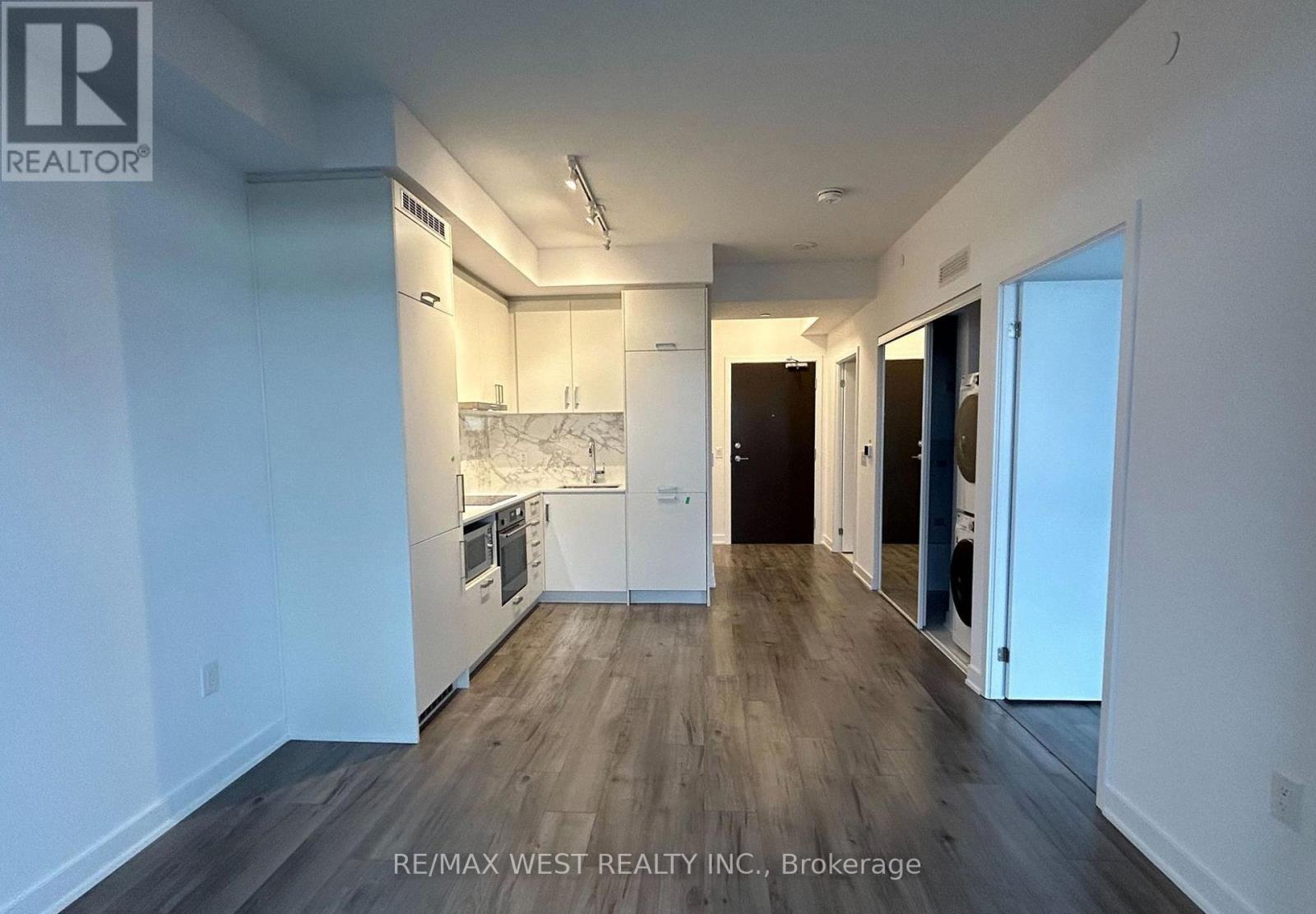 1211 - 60 Honeycrisp Crescent, Vaughan, Ontario  L4K 5Z8 - Photo 3 - N12646838