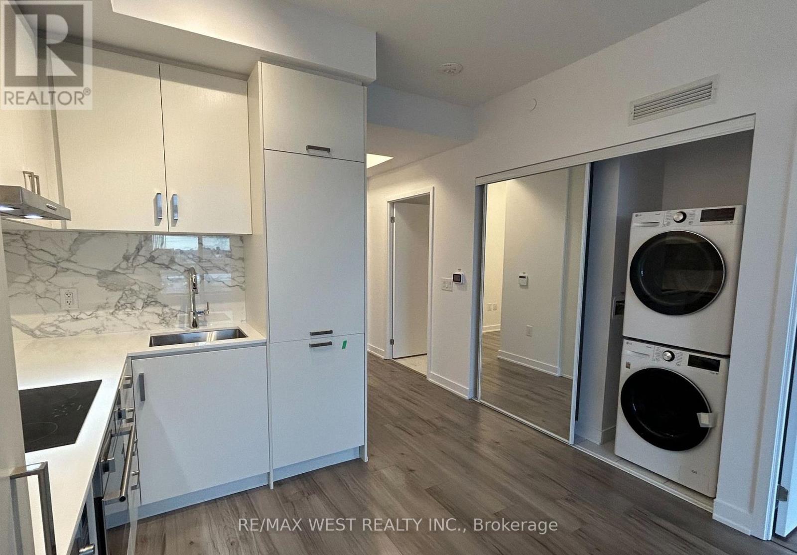 1211 - 60 Honeycrisp Crescent, Vaughan, Ontario  L4K 5Z8 - Photo 6 - N12646838