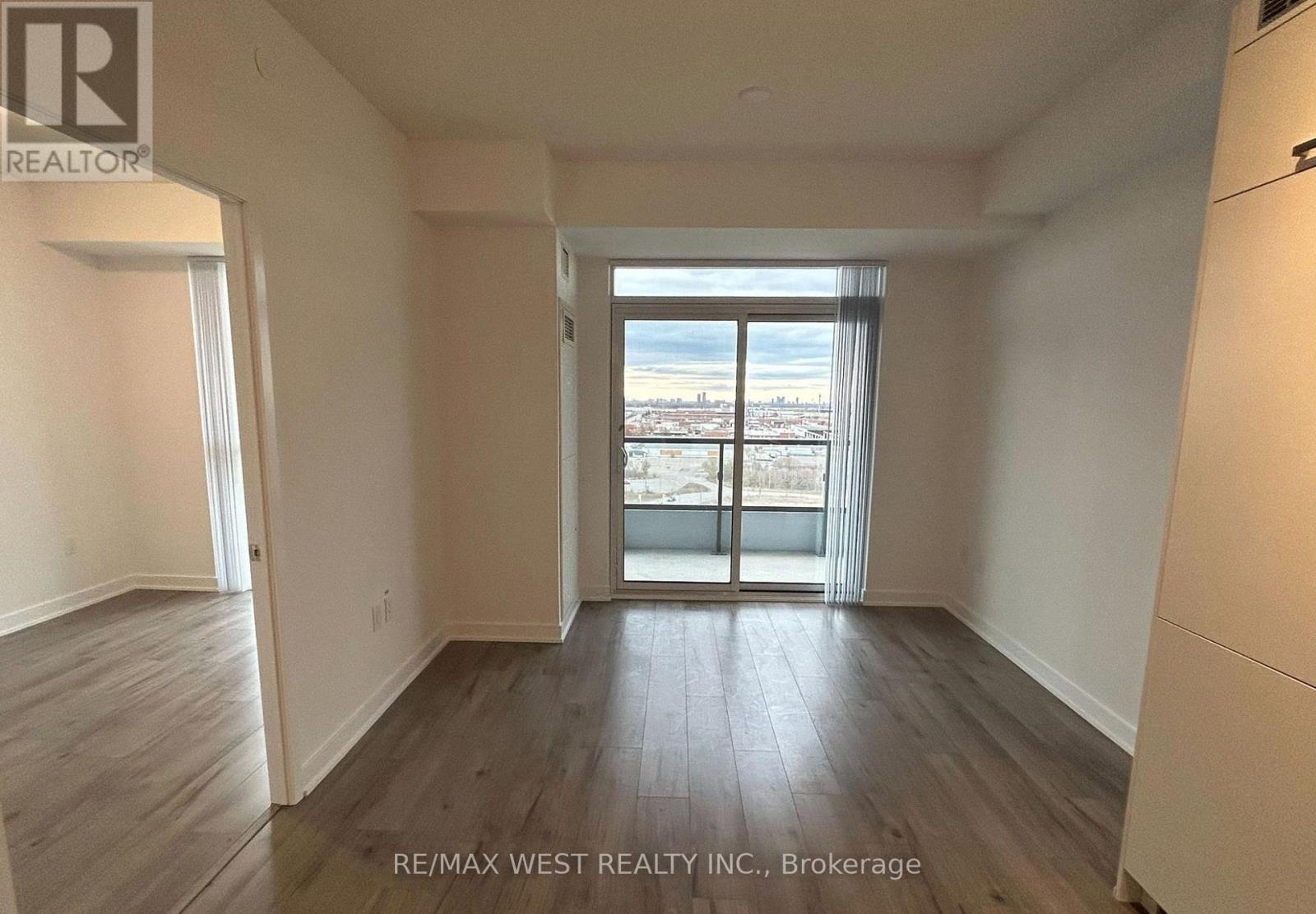 1211 - 60 Honeycrisp Crescent, Vaughan, Ontario  L4K 5Z8 - Photo 7 - N12646838