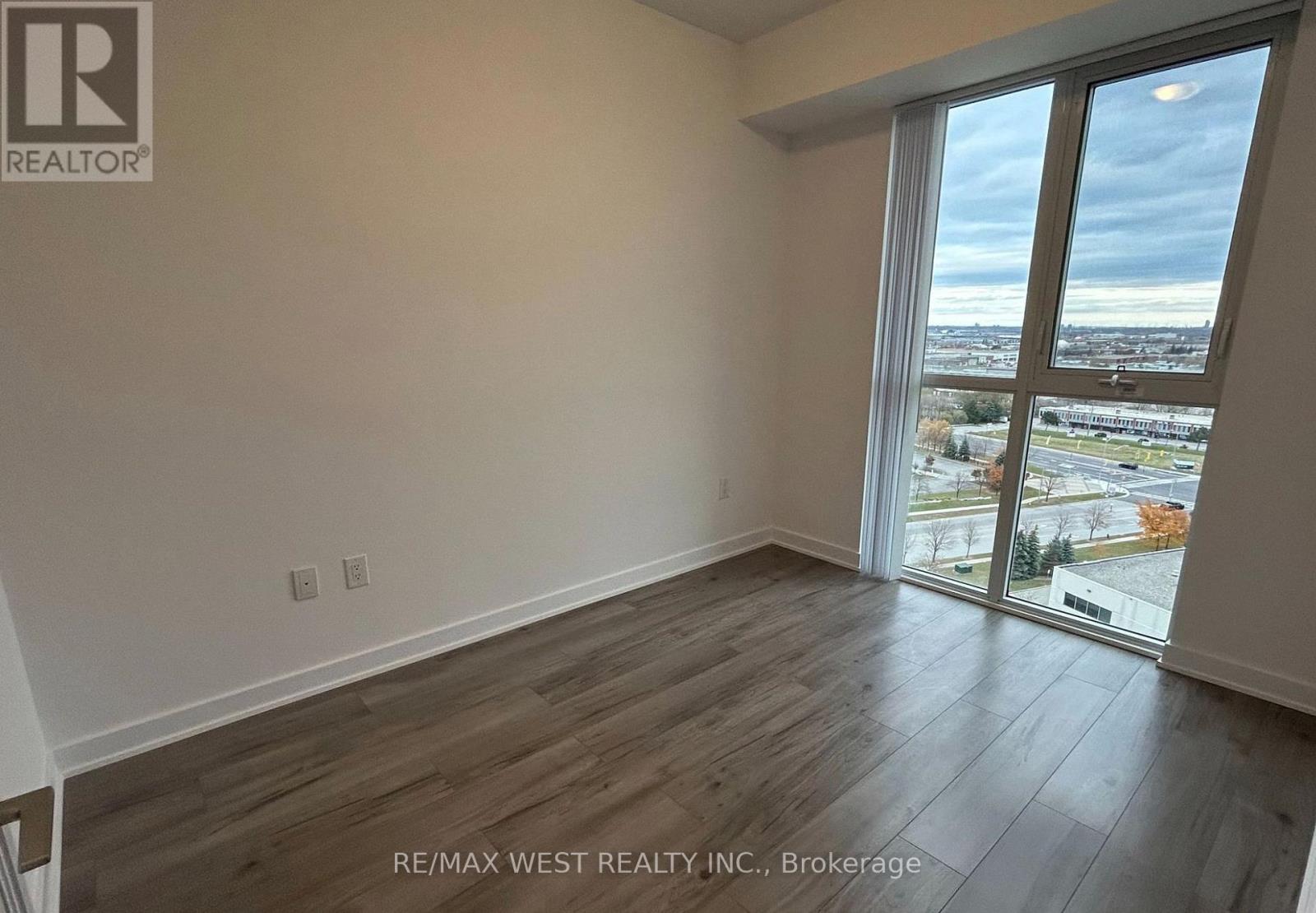 1211 - 60 Honeycrisp Crescent, Vaughan, Ontario  L4K 5Z8 - Photo 9 - N12646838