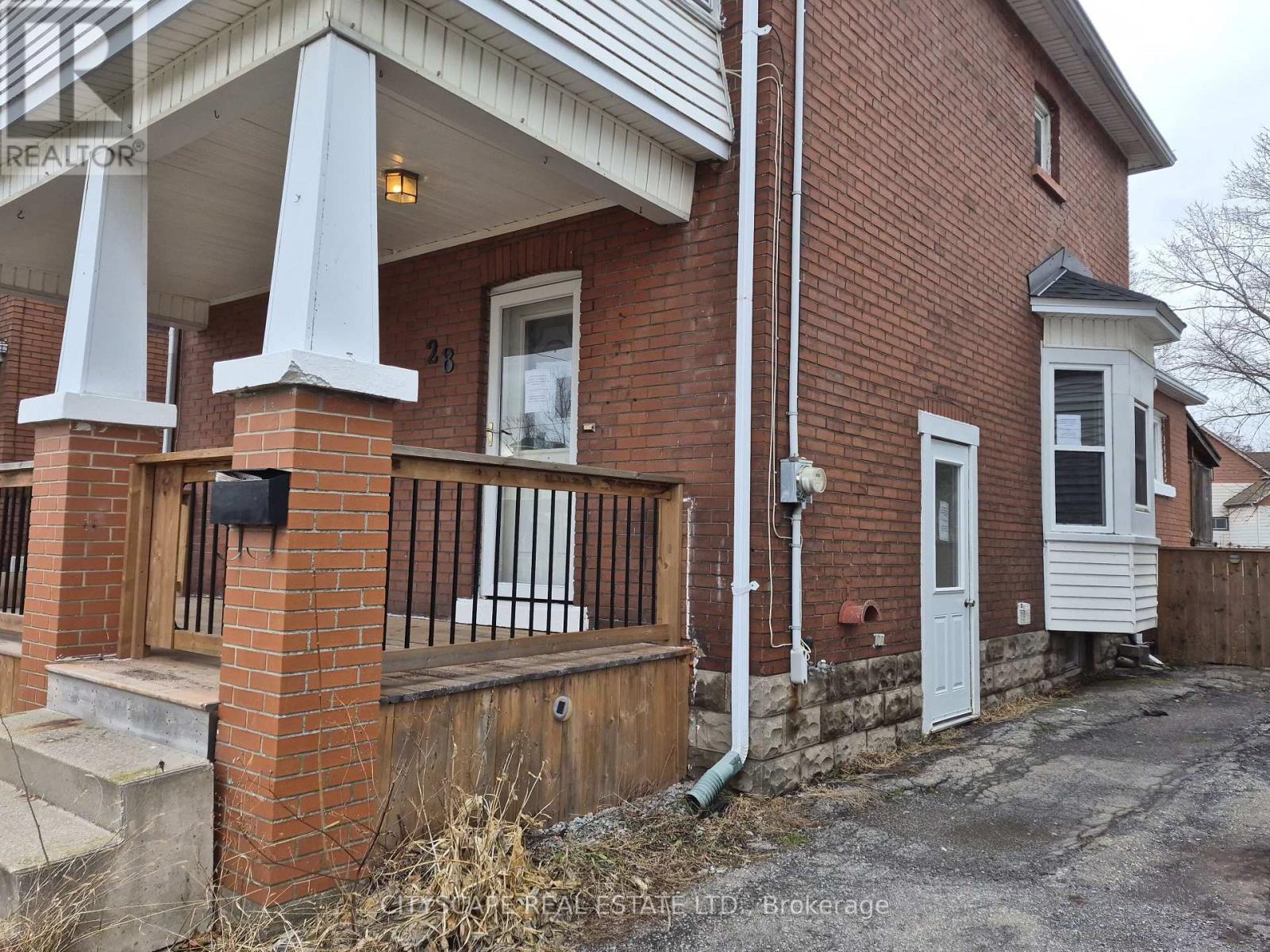 28 Margery Road, Welland, Ontario  L3B 2P6 - Photo 2 - X12646056