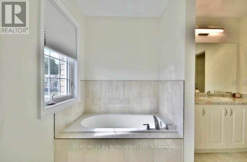 196 Diana Drive, Orillia, Ontario  L3V 8J8 - Photo 10 - S12646840